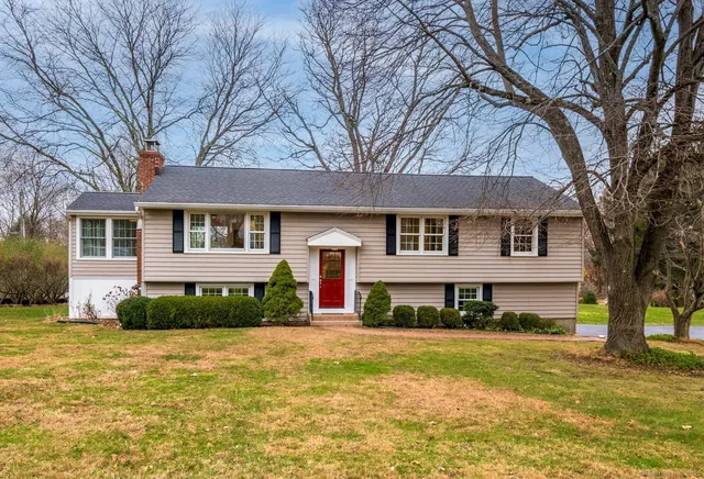 $941,000 | 7 Finch Drive, Ridgefield, CT 06877