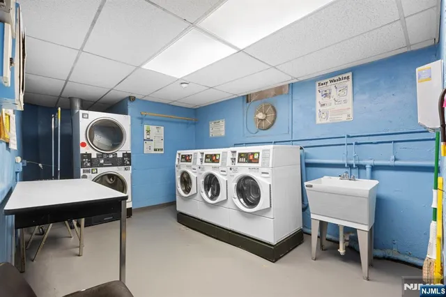 $2,300 | 2160 Center Avenue, Unit 5R, Fort Lee, NJ 07024