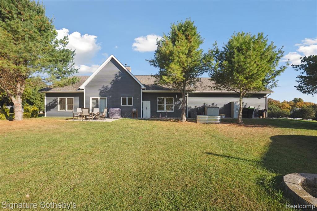 6300 Hazard Road Fenton, MI 48430 - Photo 40 of 60