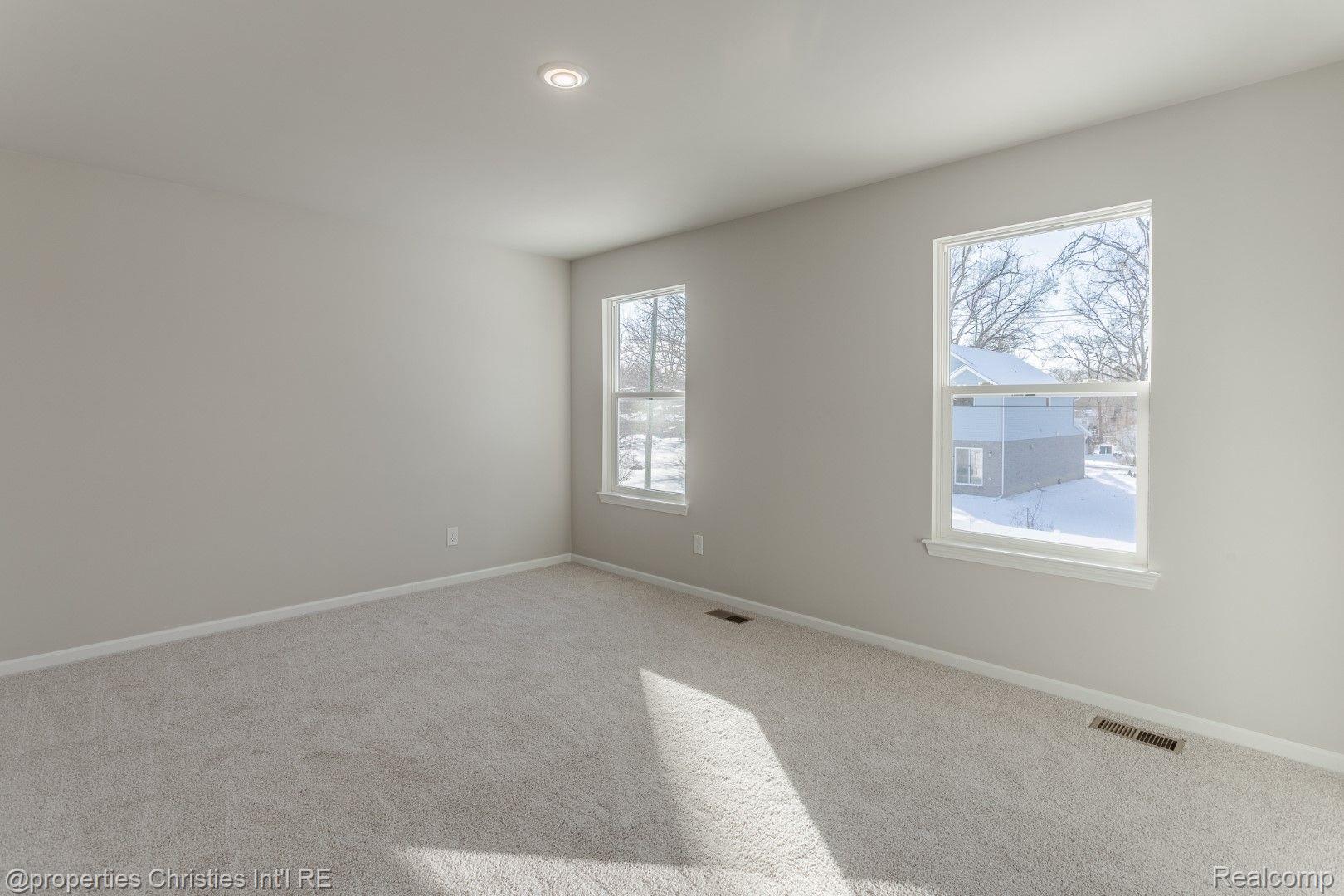 15050 Reeck Road Southgate, MI 48195 - Photo 9 of 18 Gallery Image 9