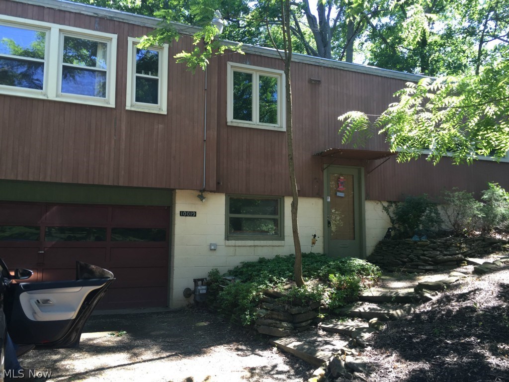 10019 Snow Road Cleveland, OH 44130 - Photo 1 of 16
