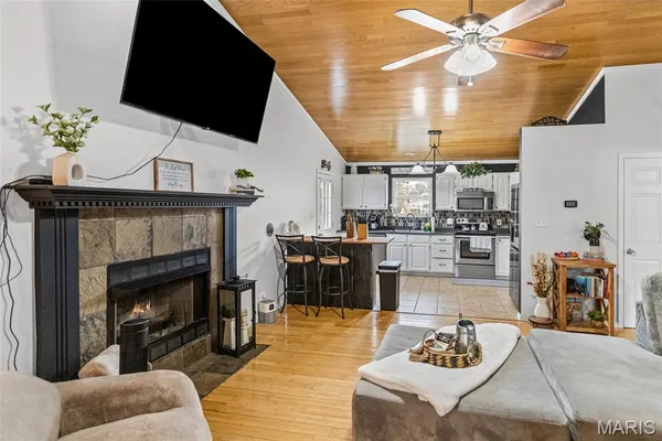 $200,000 | 1345 Poplar Street, Unit 2A, Highland, IL 62249