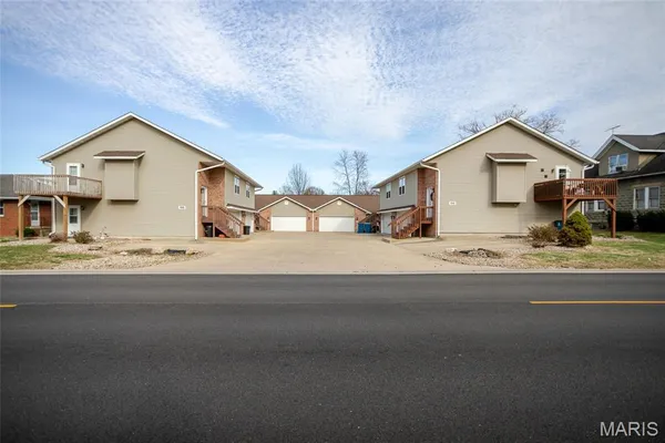 $200,000 | 1345 Poplar Street, Unit 2A, Highland, IL 62249