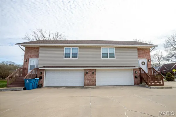 $200,000 | 1345 Poplar Street, Unit 2A, Highland, IL 62249