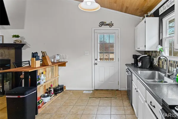 $200,000 | 1345 Poplar Street, Unit 2A, Highland, IL 62249