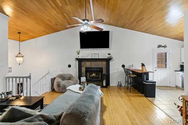 $200,000 | 1345 Poplar Street, Unit 2A, Highland, IL 62249