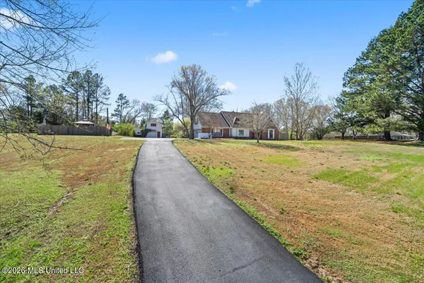 $450,000 | 8937 Robertson Lane South, Olive Branch, MS 38654