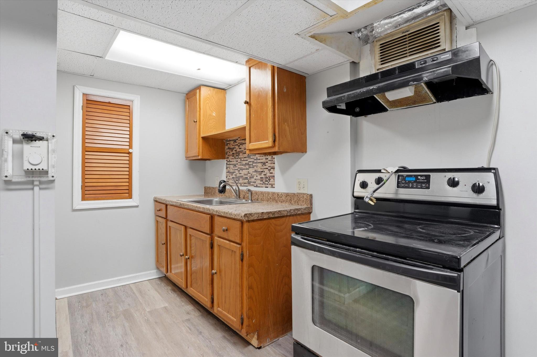 401 West Lancaster Avenue Shillington, PA 19607 - Photo 32 of 47 Apartment Kitchen