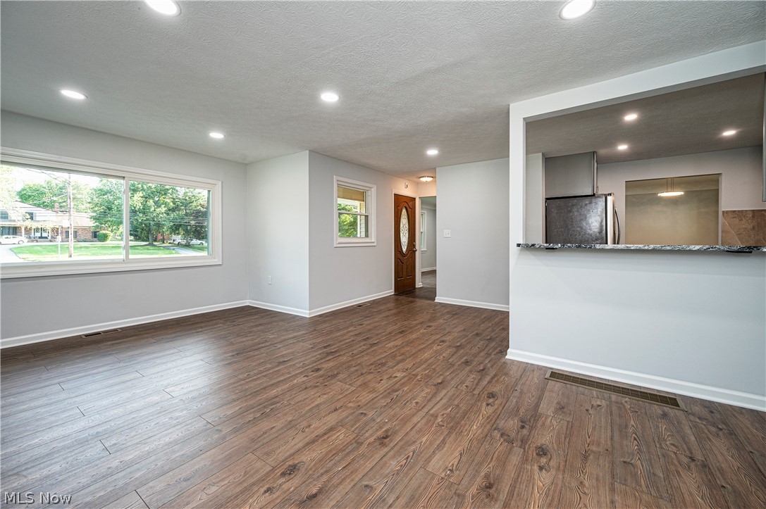 25975 Highland Road Cleveland, OH 44143 - Photo 11 of 24