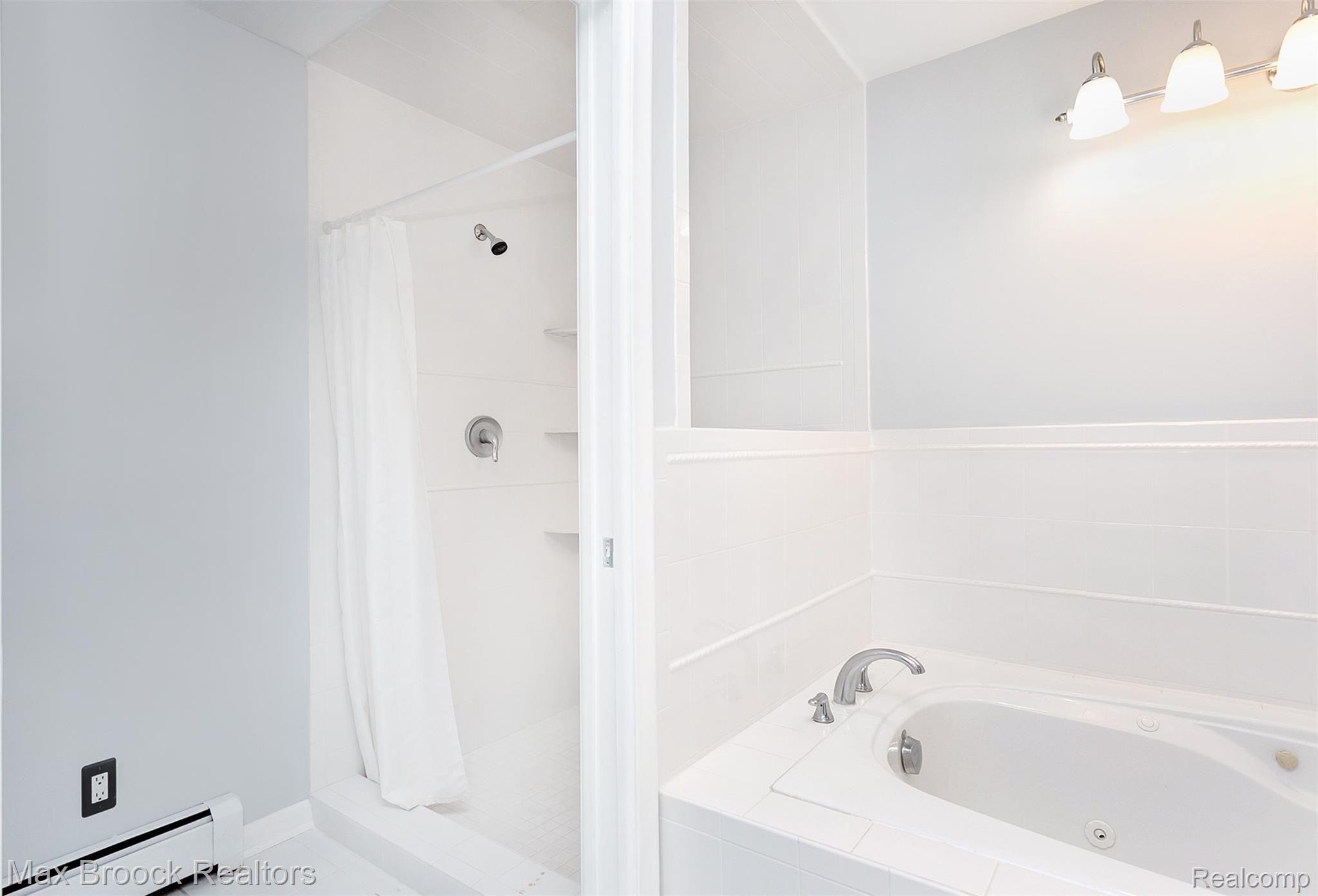 5437 Lahser Road Bloomfield Hills, MI 48304 - Photo 25 of 34 Lahser-31.jpg