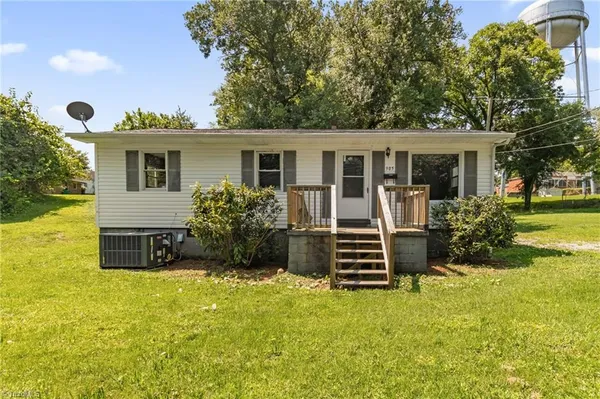 $1,200 | 305 Short Avenue, Madison, NC 27025