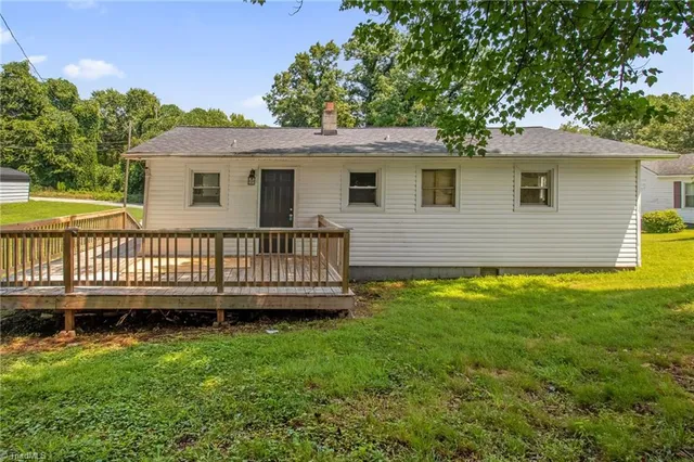 $1,200 | 305 Short Avenue, Madison, NC 27025