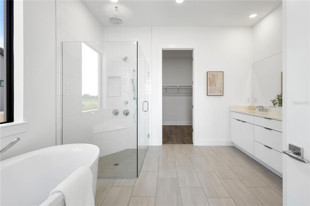 2592 Waterfront Circle Sarasota, FL 34240 - Photo 14 of 42