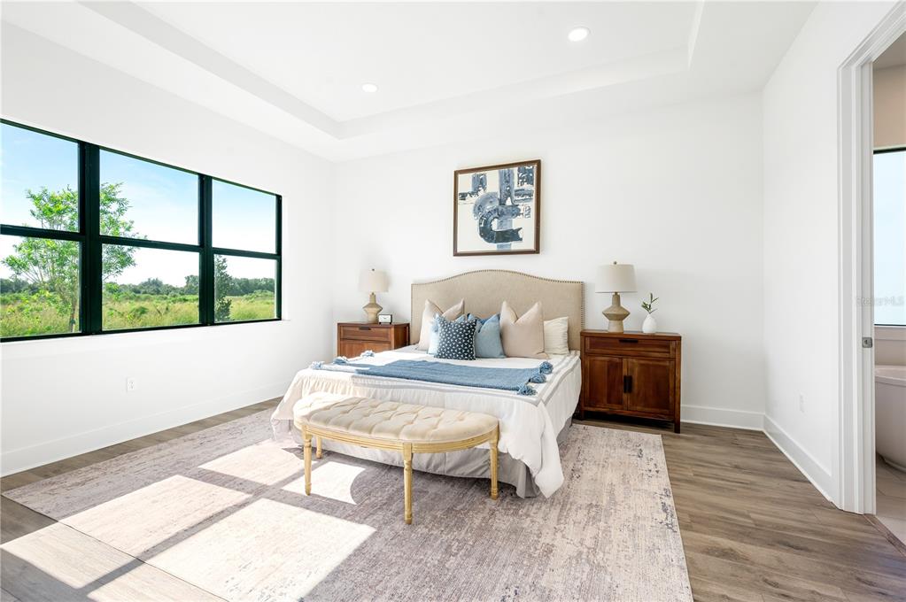 2592 Waterfront Circle Sarasota, FL 34240 - Photo 19 of 42