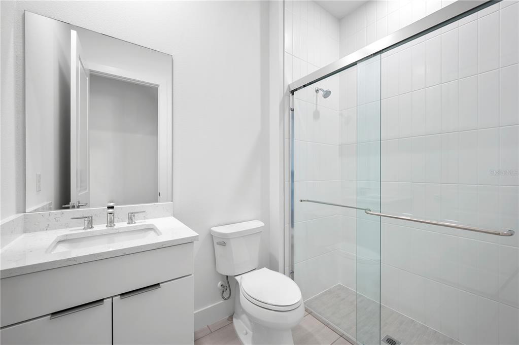 2592 Waterfront Circle Sarasota, FL 34240 - Photo 20 of 42