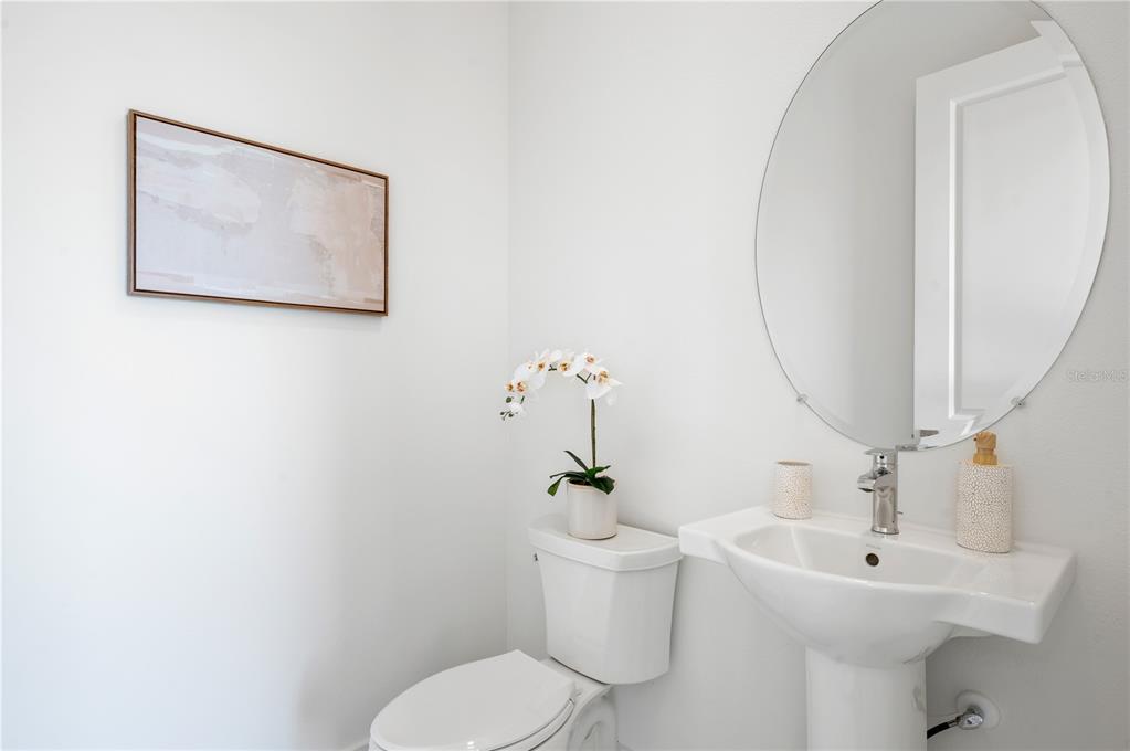 2592 Waterfront Circle Sarasota, FL 34240 - Photo 30 of 42