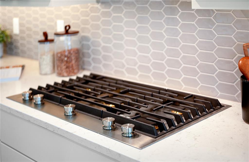 2592 Waterfront Circle Sarasota, FL 34240 - Photo 32 of 42