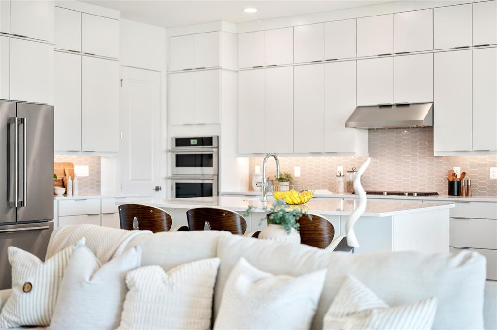 2592 Waterfront Circle Sarasota, FL 34240 - Photo 33 of 42