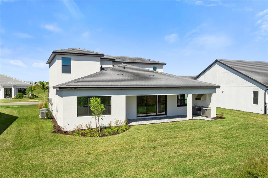 2592 Waterfront Circle Sarasota, FL 34240 - Photo 40 of 42