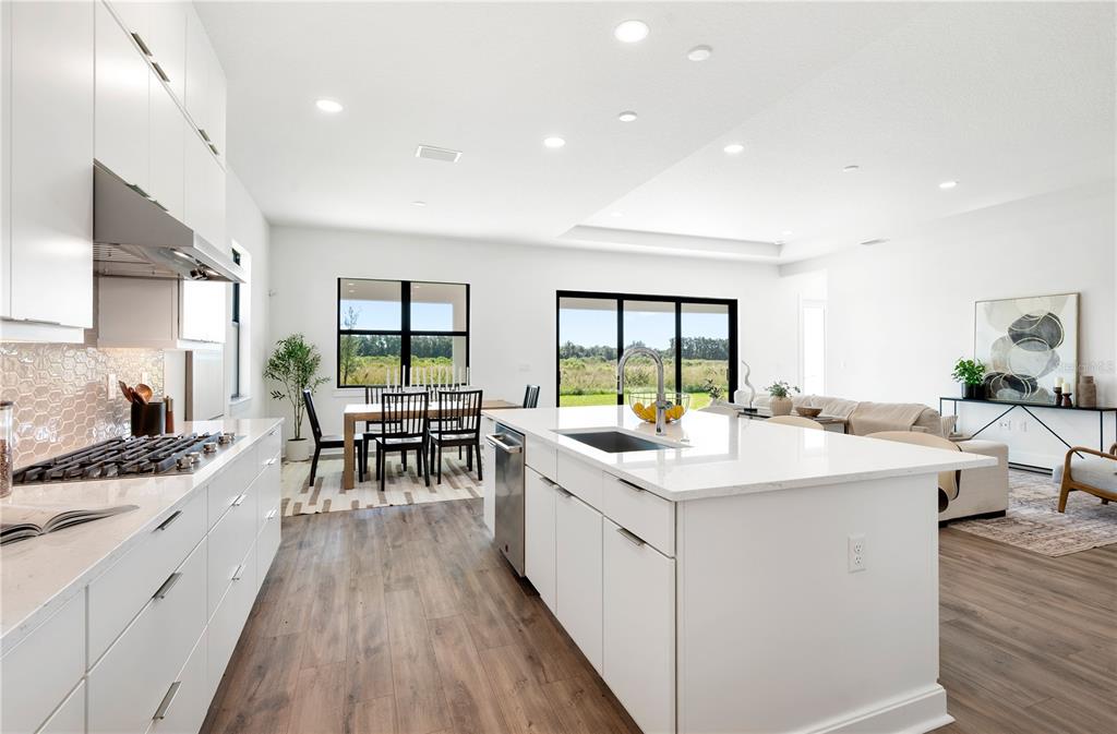 2592 Waterfront Circle Sarasota, FL 34240 - Photo 8 of 42