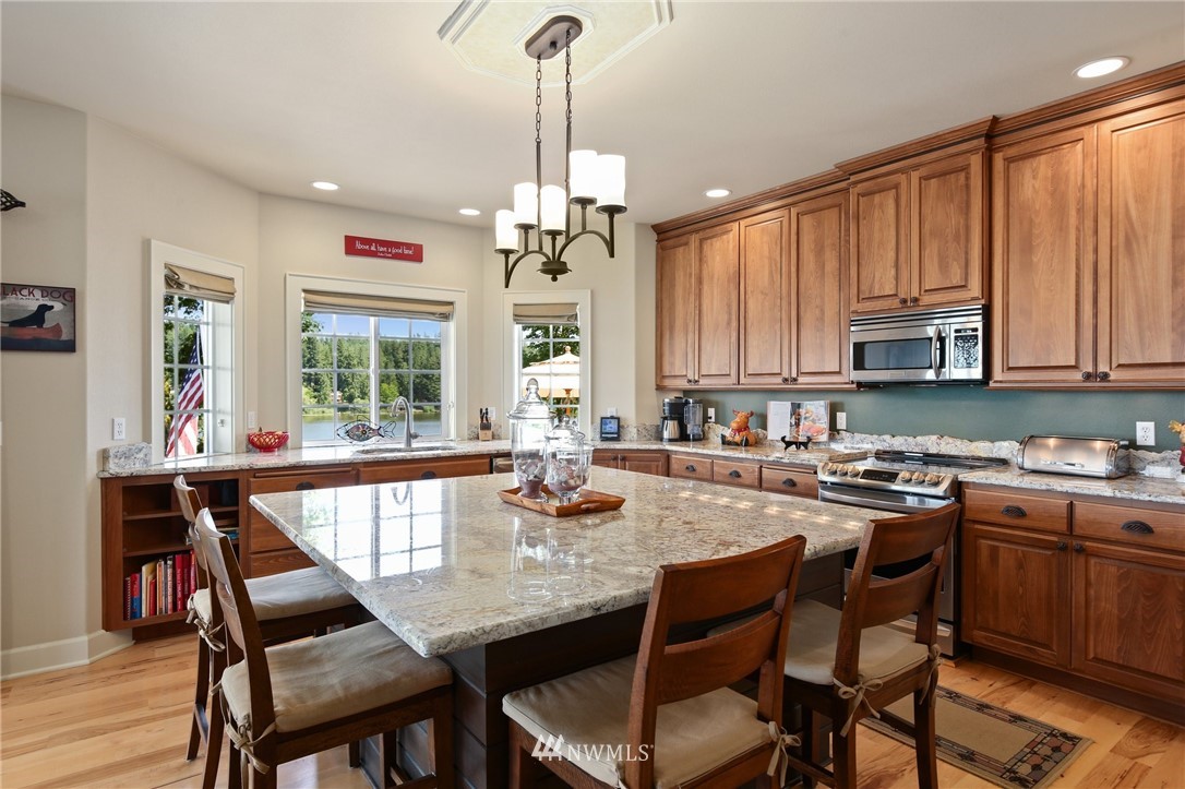 7559 Clover Valley Road Southeast Port Orchard, WA 98367 - Photo 9 of 40 Gallery Image 9