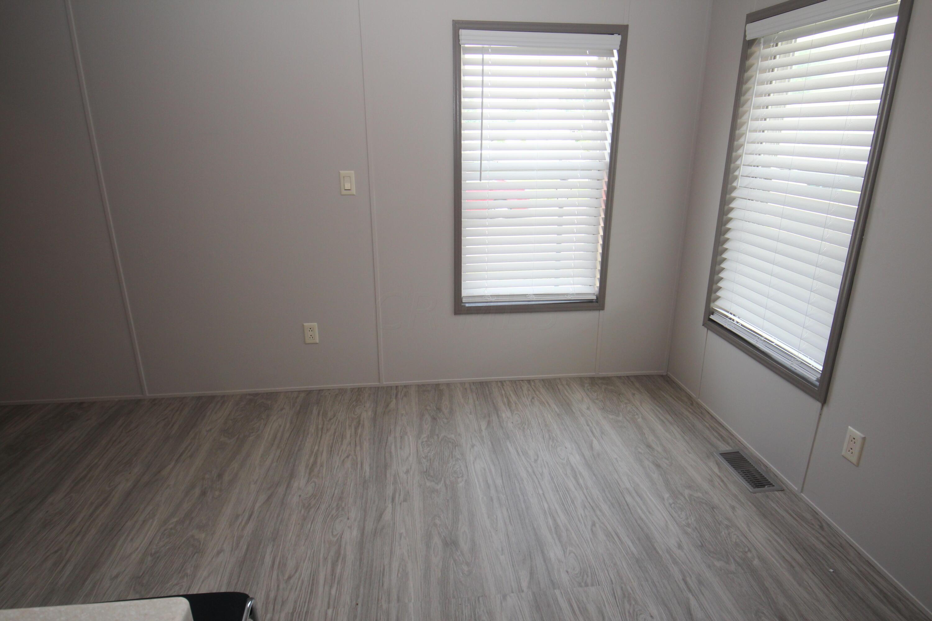 411 Doris Road Pataskala, OH 43062 - Photo 26 of 42 eating area