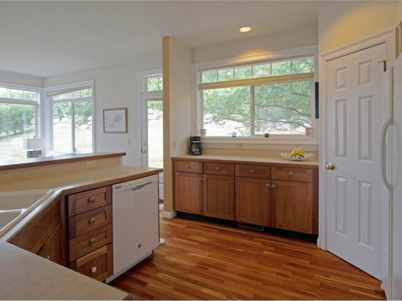 141 Park Road South Burlington, VT 05403 - Photo 12 of 32