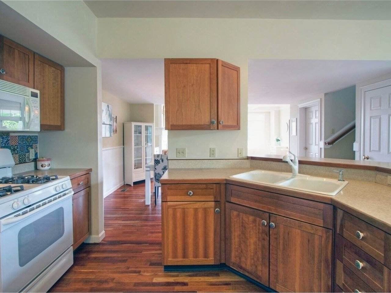 141 Park Road South Burlington, VT 05403 - Photo 13 of 32
