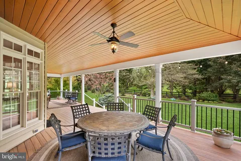 $1,500,000 | 17219 Westfield Place, Hamilton, VA 20158