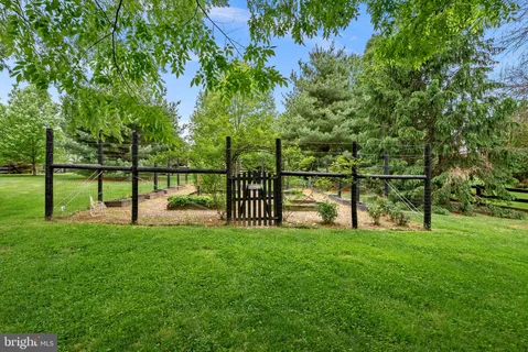 $1,500,000 | 17219 Westfield Place, Hamilton, VA 20158