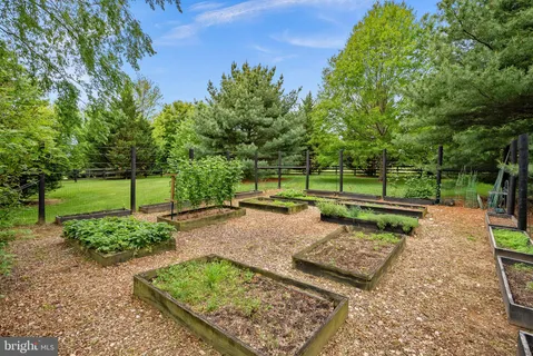 $1,500,000 | 17219 Westfield Place, Hamilton, VA 20158