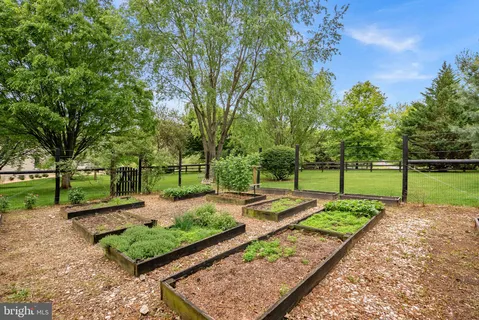 $1,500,000 | 17219 Westfield Place, Hamilton, VA 20158