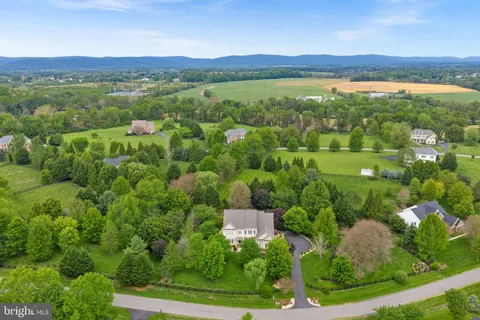 $1,500,000 | 17219 Westfield Place, Hamilton, VA 20158