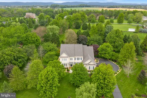 $1,500,000 | 17219 Westfield Place, Hamilton, VA 20158