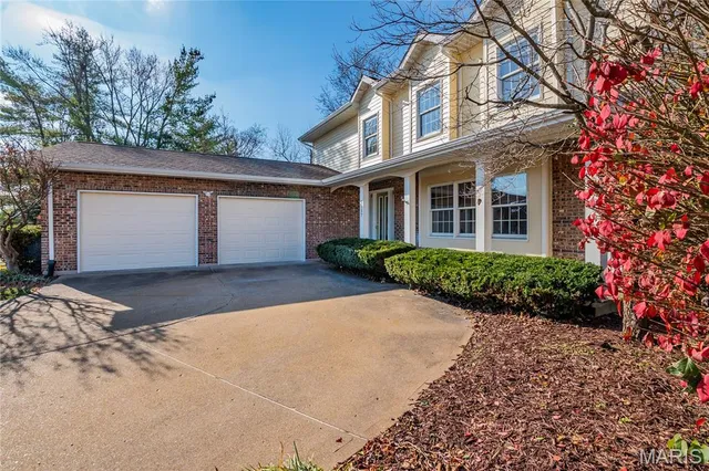 $495,000 | 5137 Carriage Trace Drive, St. Louis, MO 63128