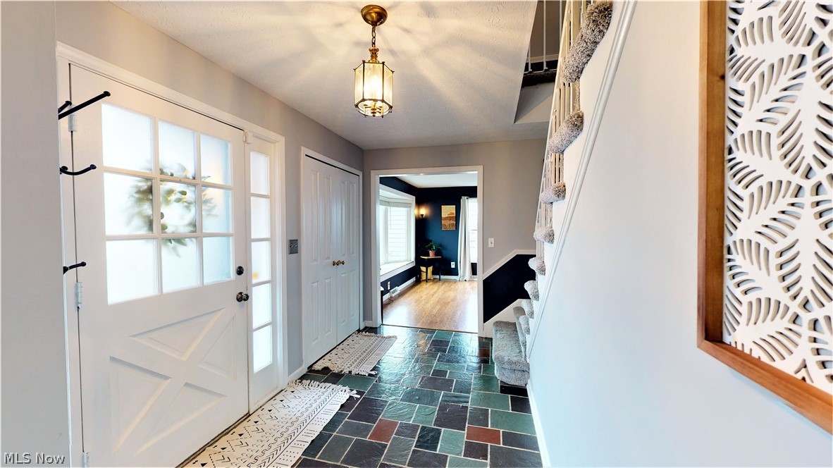 1865 Winchester Road Cleveland, OH 44124 - Photo 2 of 6