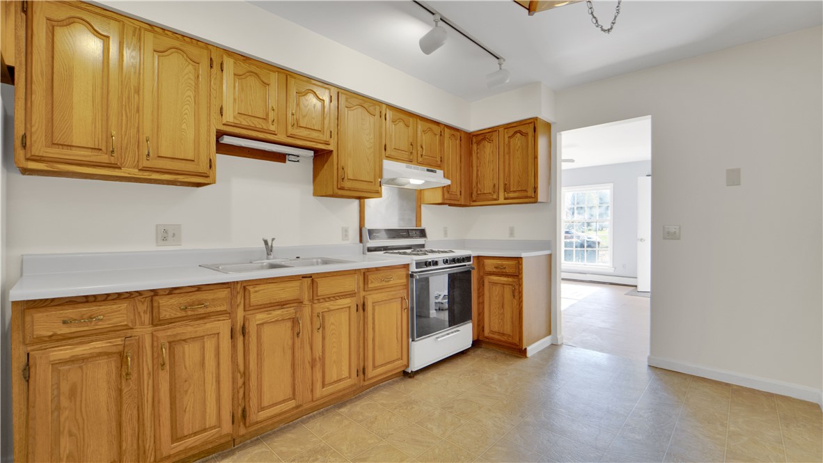 392 Skuse Road Phelps, NY 14456 - Photo 6 of 23