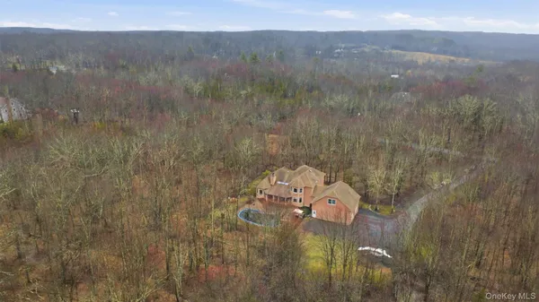 $1,150,000 | 6 Foxwood Road, New Paltz, NY 12561