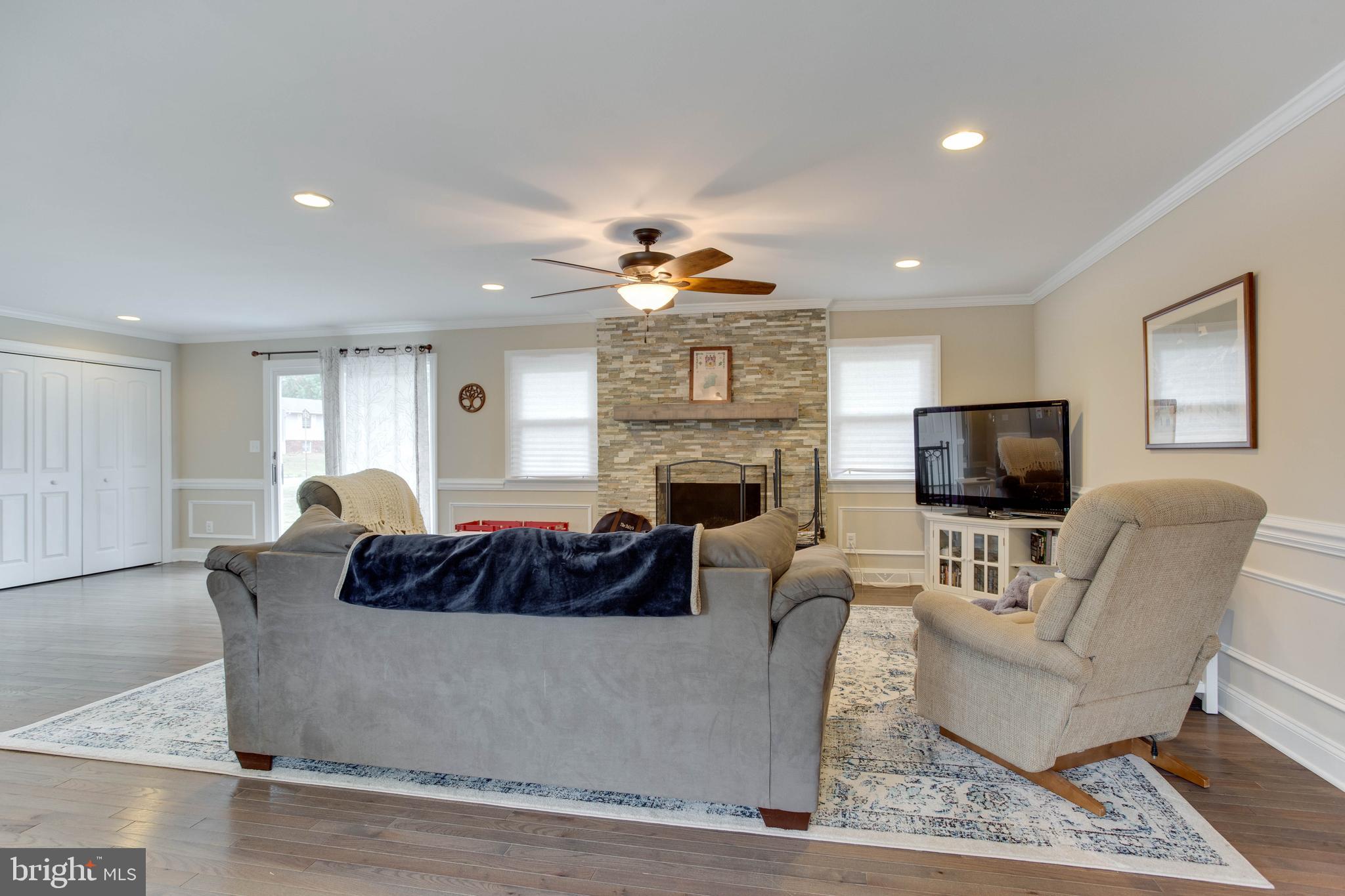 3921 Cove Road Edgewater, MD 21037 - Photo 5 of 36 Gallery Image 5