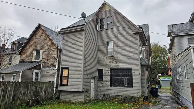 $140,000 | 663 Hopkins Street, Buffalo, NY 14220