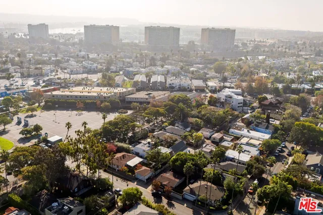 $1,590,000 | 727 Coeur D Alene Avenue, Venice, CA 90291