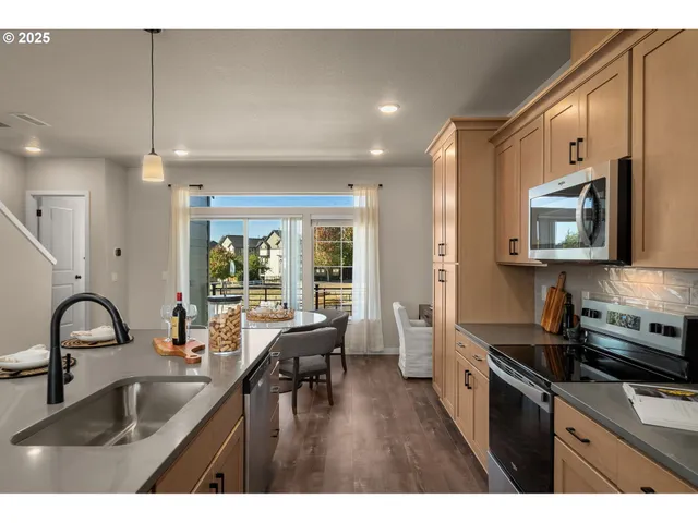 $479,500 | 5145 Southeast Davis Road, Hillsboro, OR 97123