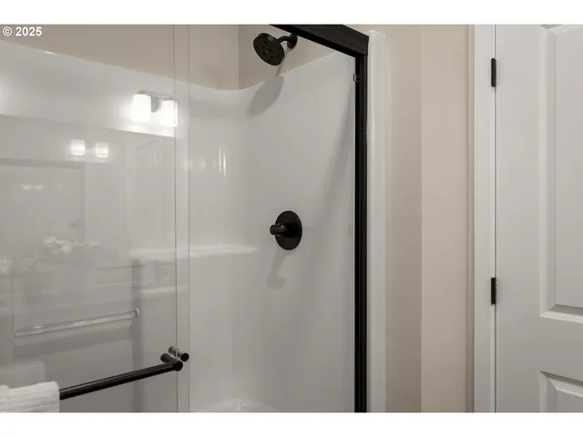 $479,500 | 5145 Southeast Davis Road, Hillsboro, OR 97123