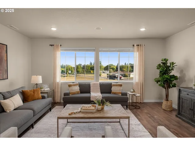 $479,500 | 5145 Southeast Davis Road, Hillsboro, OR 97123