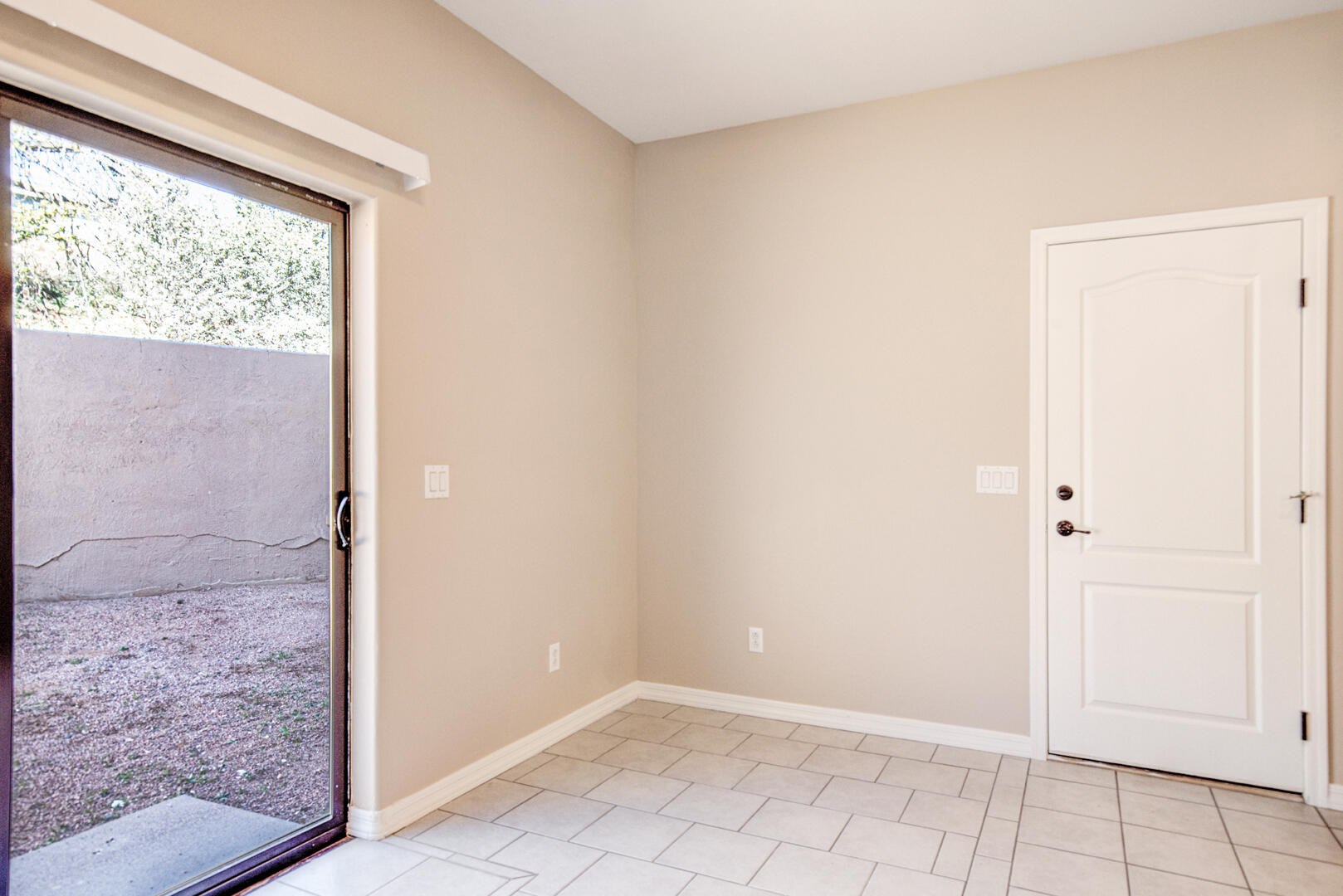 308 West Frontier Street, Unit G Payson, AZ 85541 - Photo 11 of 35 Access to outside patio and garage