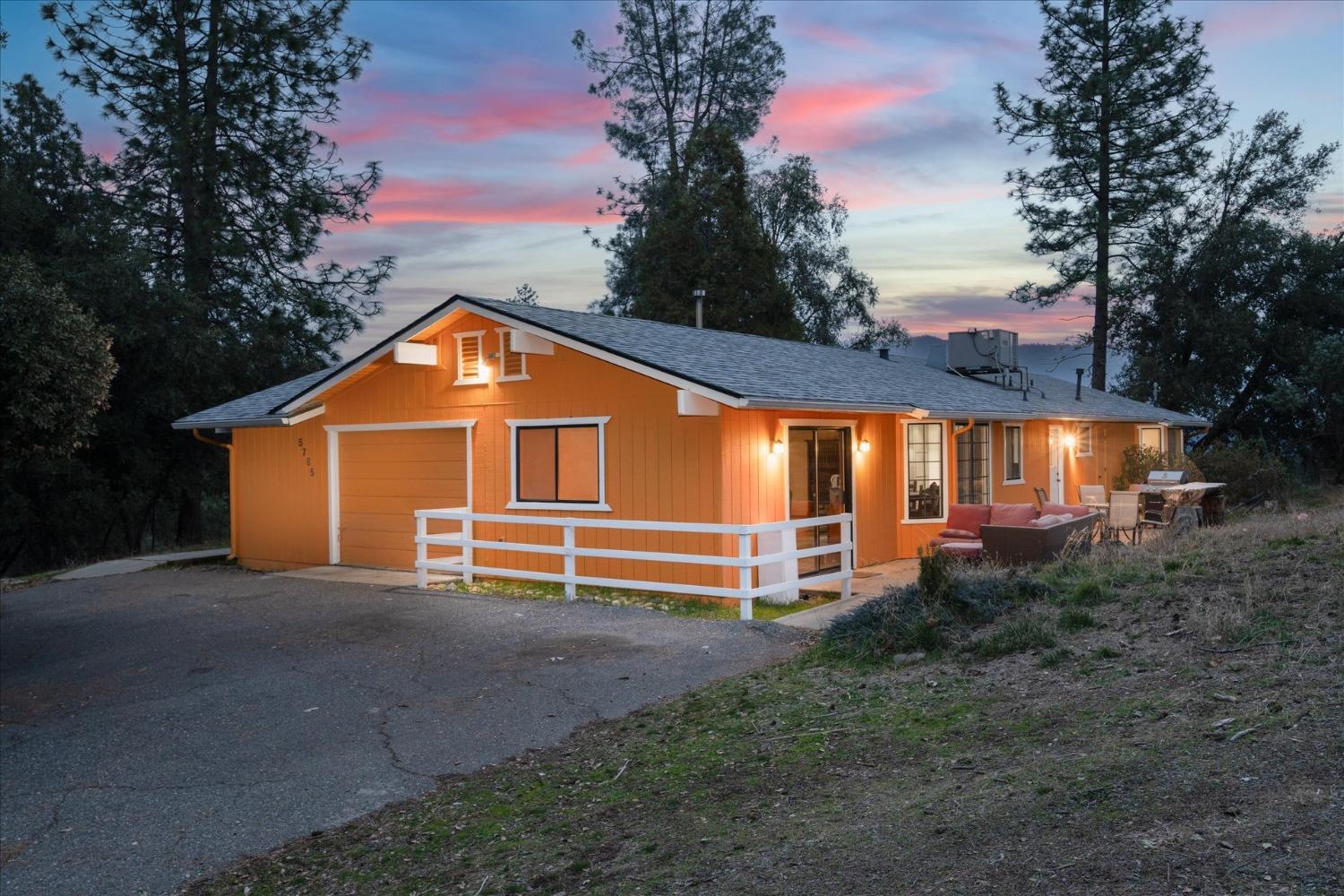 5785 Glacier Point Mariposa, CA 95338 - Photo 3 of 38 a view of backyard with green space