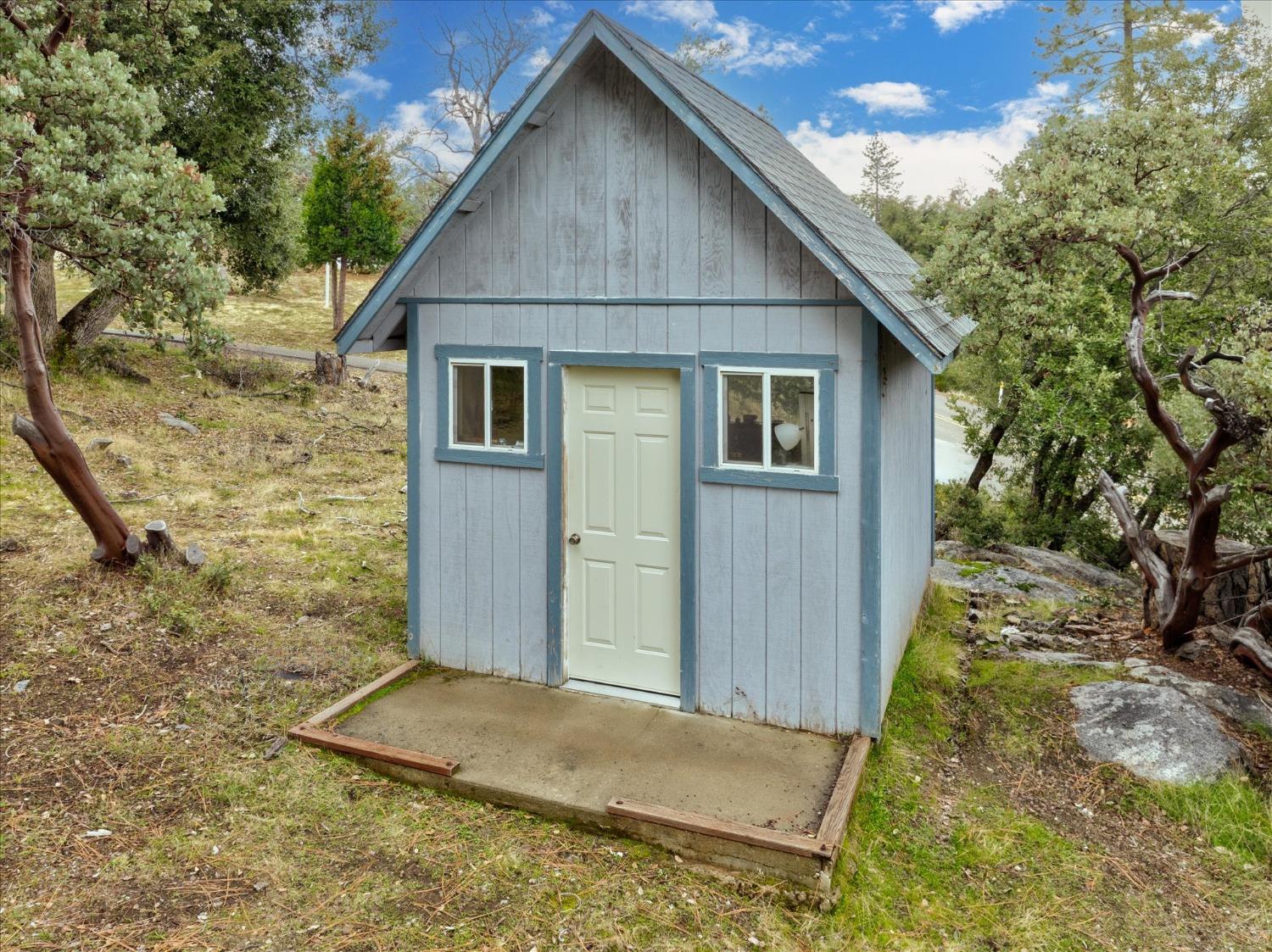 5785 Glacier Point Mariposa, CA 95338 - Photo 35 of 38