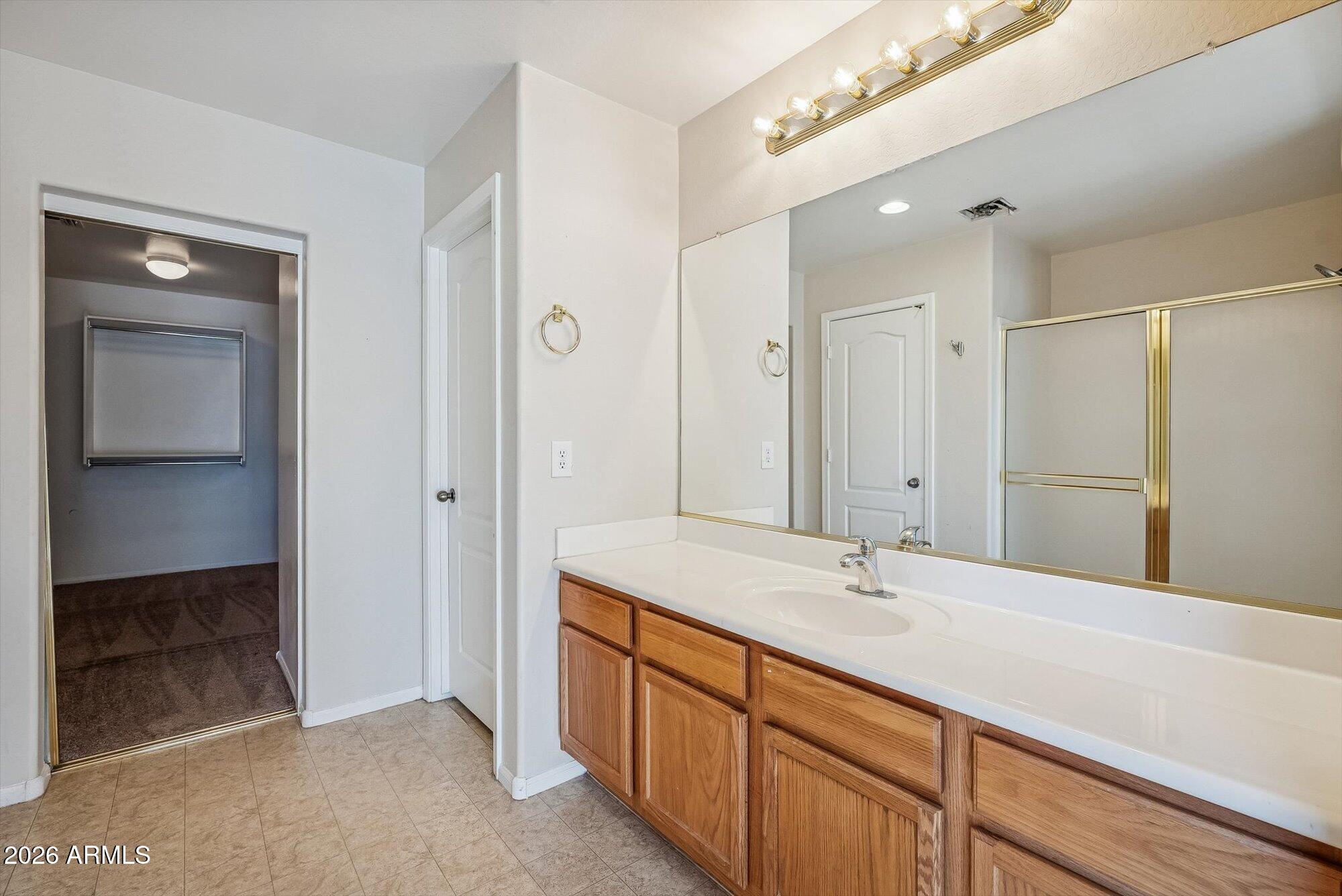 3903 East Citrine Road San Tan Valley, AZ 85143 - Photo 16 of 34 Main Bedroom's En-Suite