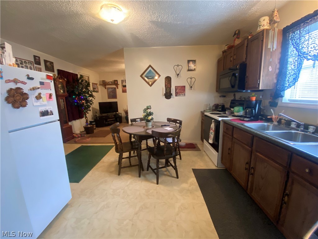 1923 Tillotson Road Ashtabula, OH 44004 - Photo 8 of 19 Gallery Image 8
