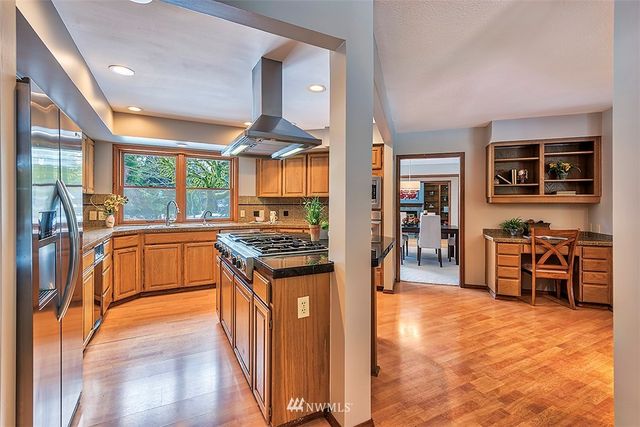 $992,000 | 6932 229th Place Northeast, Redmond, WA 98053